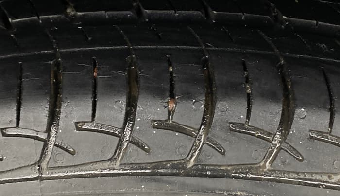 2018 Maruti Baleno DELTA PETROL 1.2, Petrol, Manual, 16,583 km, Right Rear Tyre Tread