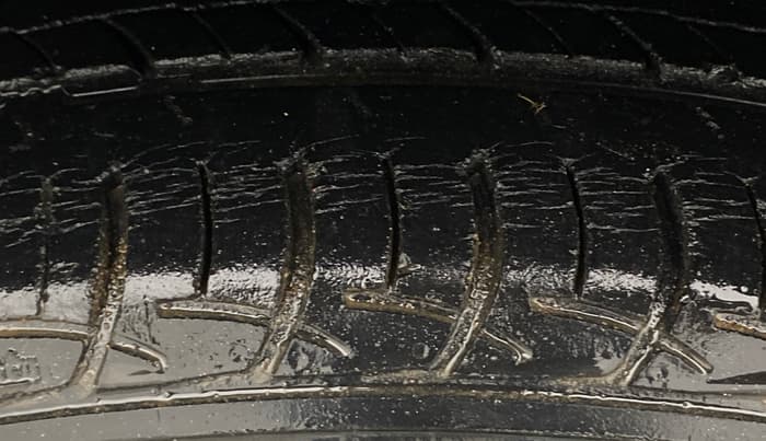 2018 Maruti Baleno DELTA PETROL 1.2, Petrol, Manual, 16,583 km, Left Front Tyre Tread