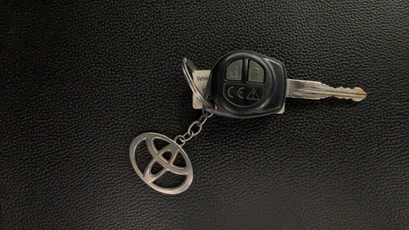 2022 Toyota Glanza E, Petrol, Manual, 71,208 km, Key Close Up