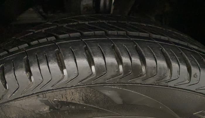 2022 Toyota Glanza E, Petrol, Manual, 71,208 km, Left Front Tyre Tread