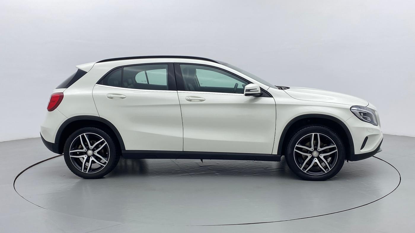 2015 Mercedes Benz GLA Class 200 CDI STYLE, Diesel, Automatic, 82,597 km, Right Side View