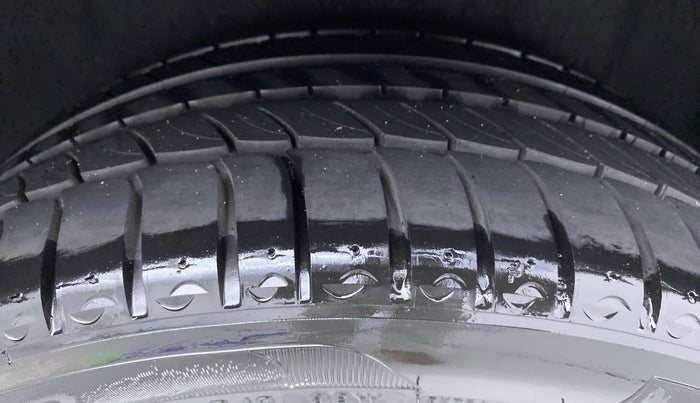 2015 Mercedes Benz GLA Class 200 CDI STYLE, Diesel, Automatic, 82,597 km, Left Rear Tyre Tread