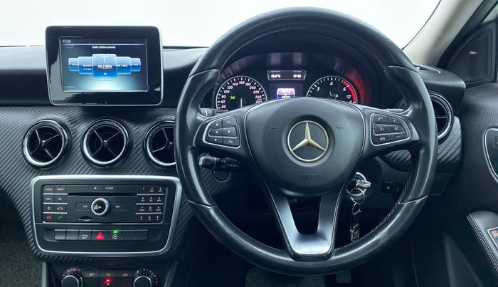 2015 Mercedes Benz GLA Class 200 CDI STYLE, Diesel, Automatic, 82,597 km, Steering Wheel Close Up