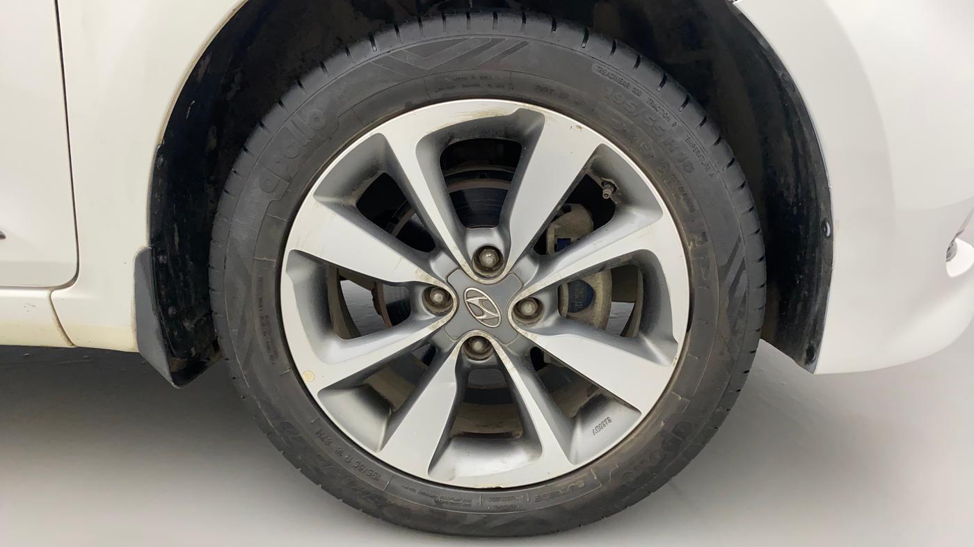 2015 Hyundai Elite i20 ASTA 1.2 (O), Petrol, Manual, 39,511 km, Right Front Wheel