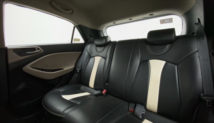 2015 Hyundai Elite i20 ASTA 1.2 (O), Petrol, Manual, 39,511 km, Right Side Rear Door Cabin