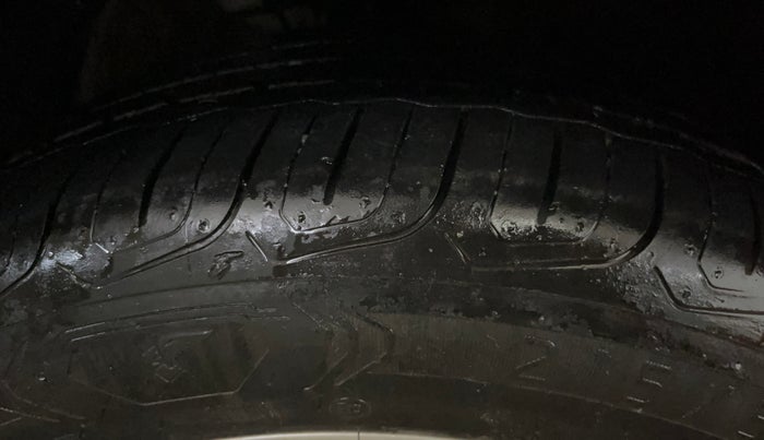 2022 MG ASTOR SMART 1.5 CVT, Petrol, Automatic, 13,062 km, Right Front Tyre Tread