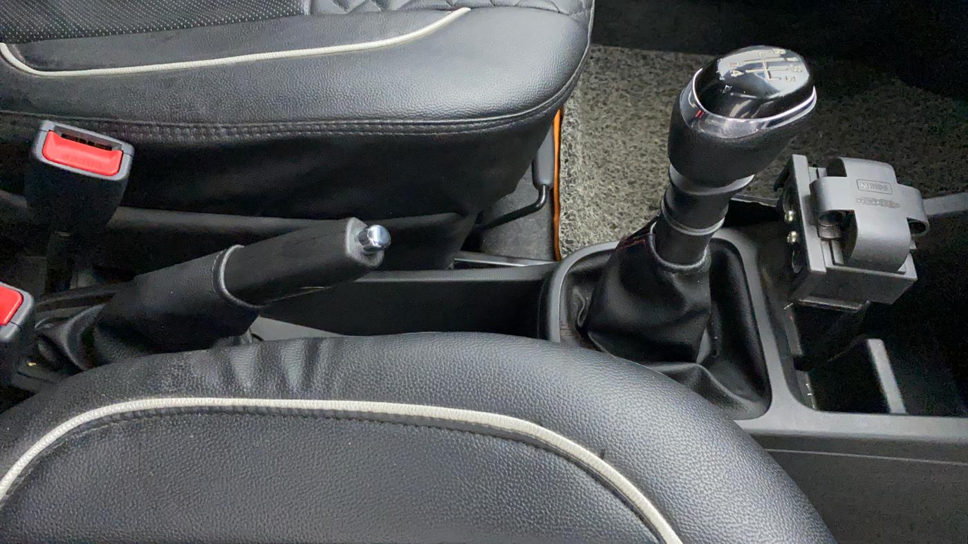 2019 Renault Kwid 1.0 RXT Opt, Petrol, Manual, 11,264 km, Gear Lever