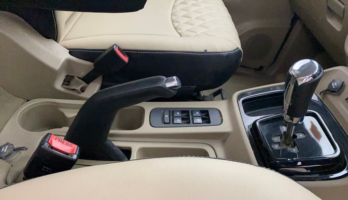 2015 Mahindra TUV300 T8 AMT, Diesel, Automatic, 99,195 km, Gear Lever