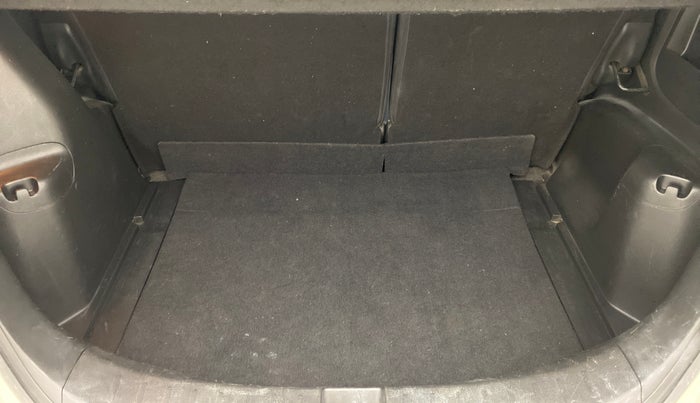 2012 Honda Jazz 1.2 X I VTEC, Petrol, Manual, 25,476 km, Boot Inside