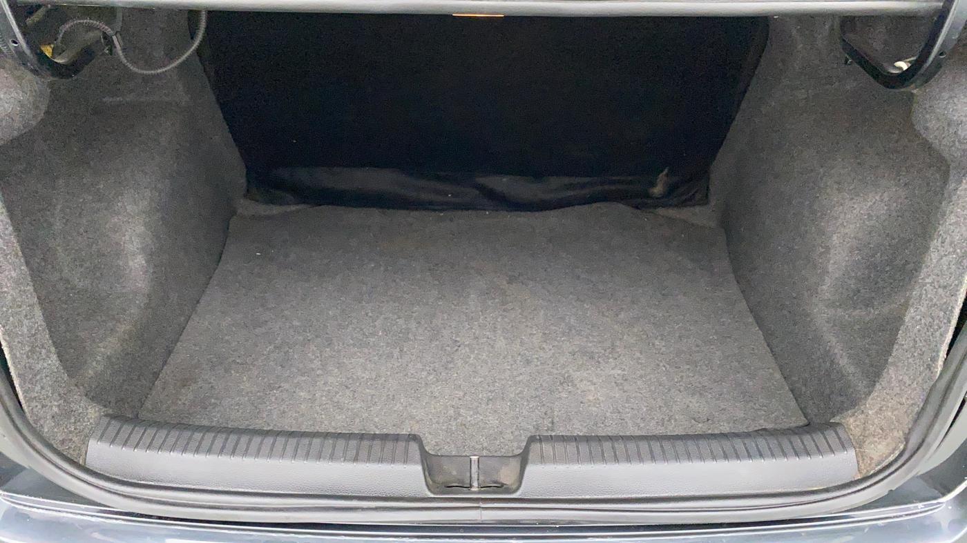 2018 Volkswagen Ameo COMFORTLINE 1.0, Petrol, Manual, 43,122 km, Boot Inside