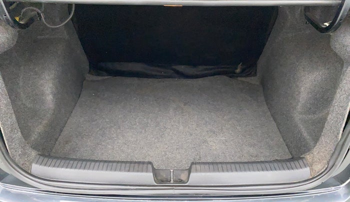 2018 Volkswagen Ameo COMFORTLINE 1.0, Petrol, Manual, 43,122 km, Boot Inside