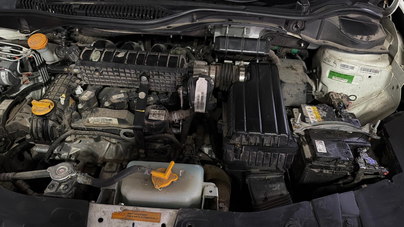 2024 Tata ALTROZ XZA, Petrol, Automatic, 40,033 km, Engine View - Left
