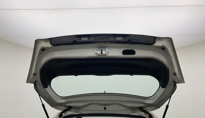 2016 Maruti Swift LXI (O), Petrol, Manual, 49,414 km, Boot Door Open