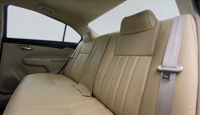 2015 Maruti Ciaz VXI PLUS, Petrol, Manual, 43,288 km, Right Side Rear Door Cabin