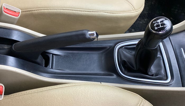 2015 Maruti Ciaz VXI PLUS, Petrol, Manual, 43,288 km, Gear Lever