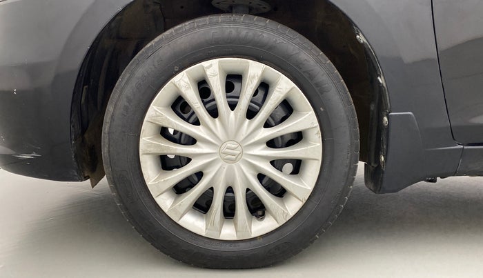 2015 Maruti Ciaz VXI PLUS, Petrol, Manual, 43,288 km, Left Front Wheel