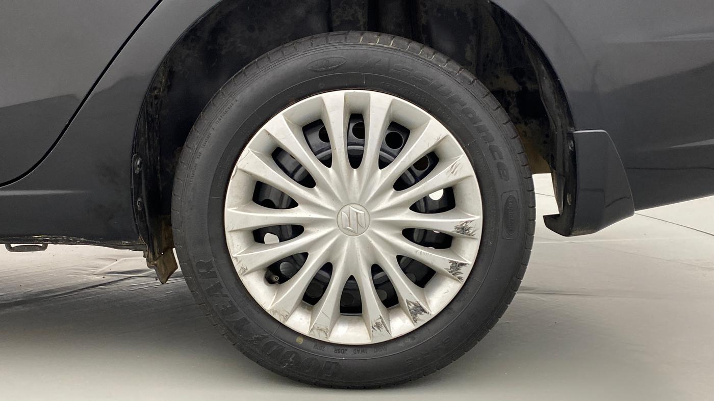 2015 Maruti Ciaz VXI PLUS, Petrol, Manual, 43,288 km, Left Rear Wheel
