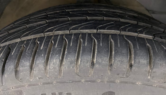 2021 MG HECTOR PLUS SHARP CVT, Petrol, Automatic, 9,602 km, Right Front Tyre Tread