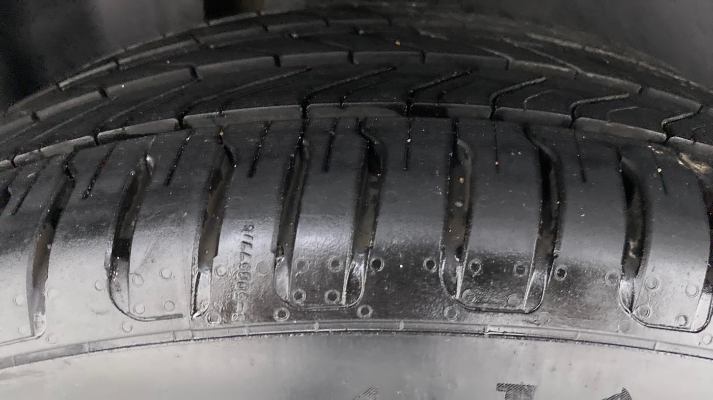 2021 MG HECTOR PLUS SHARP CVT, Petrol, Automatic, 9,602 km, Right Rear Tyre Tread