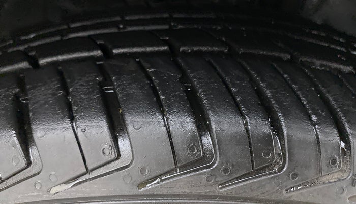 2018 Datsun Redi Go S 1.0 AMT, Petrol, Automatic, 13,517 km, Right Front Tyre Tread