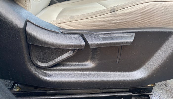 2022 KIA SELTOS HTK PLUS 1.5 IMT, Petrol, Manual, 57,286 km, Driver Side Adjustment Panel