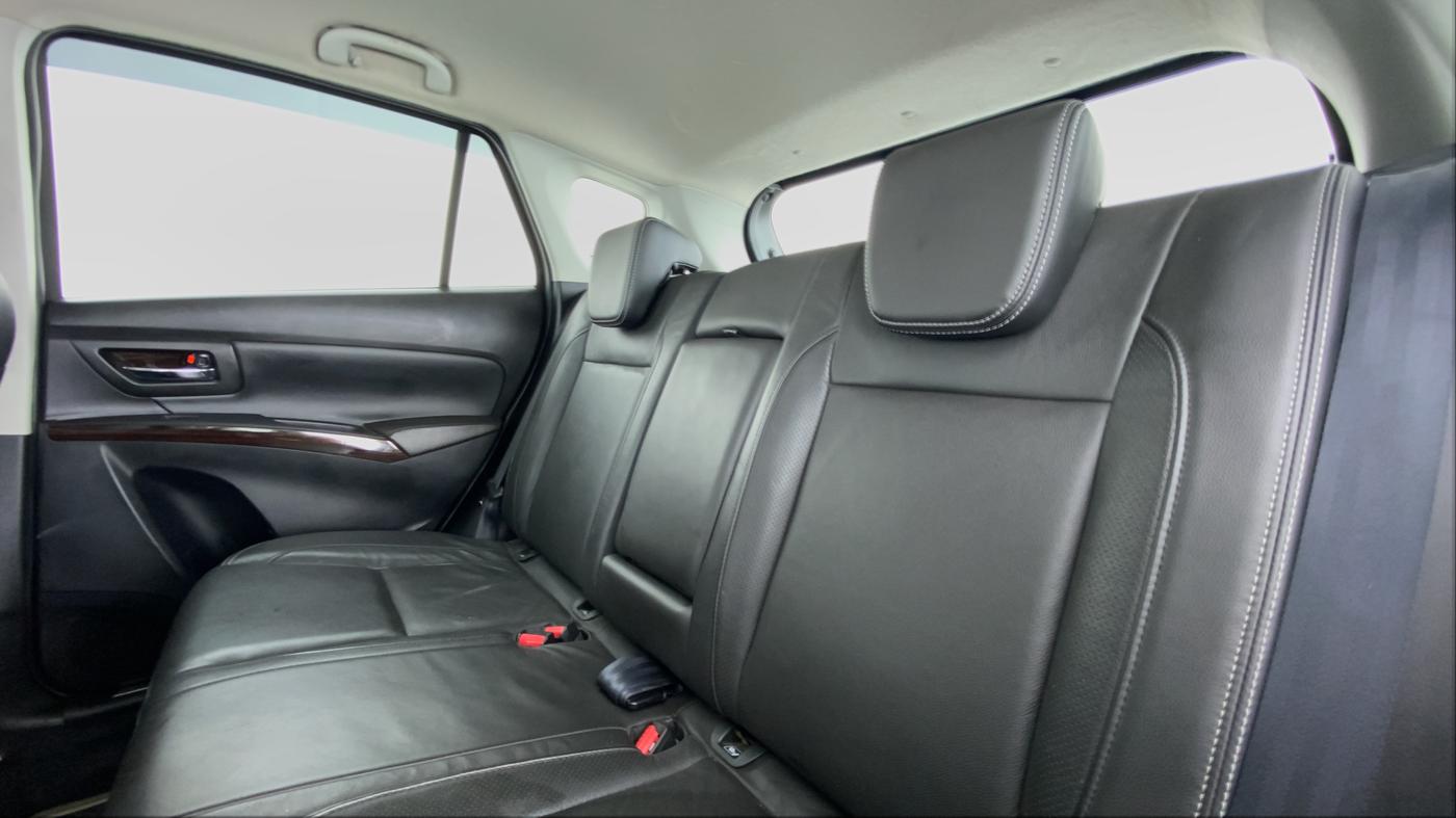 2020 Maruti S Cross ALPHA 1.5 SMART HYBRID, Petrol, Manual, 15,746 km, Right Side Rear Door Cabin