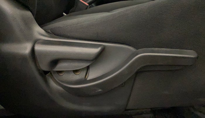 2016 Honda BR-V 1.5L I-VTEC V, Petrol, Manual, 53,594 km, Driver Side Adjustment Panel