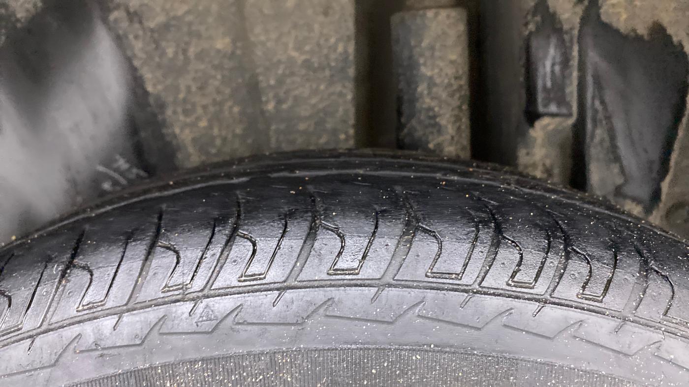 2017 Maruti Swift VXI, Petrol, Manual, 52,858 km, Left Rear Tyre Tread