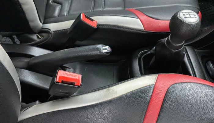 2017 Maruti Swift VXI, Petrol, Manual, 52,858 km, Gear Lever