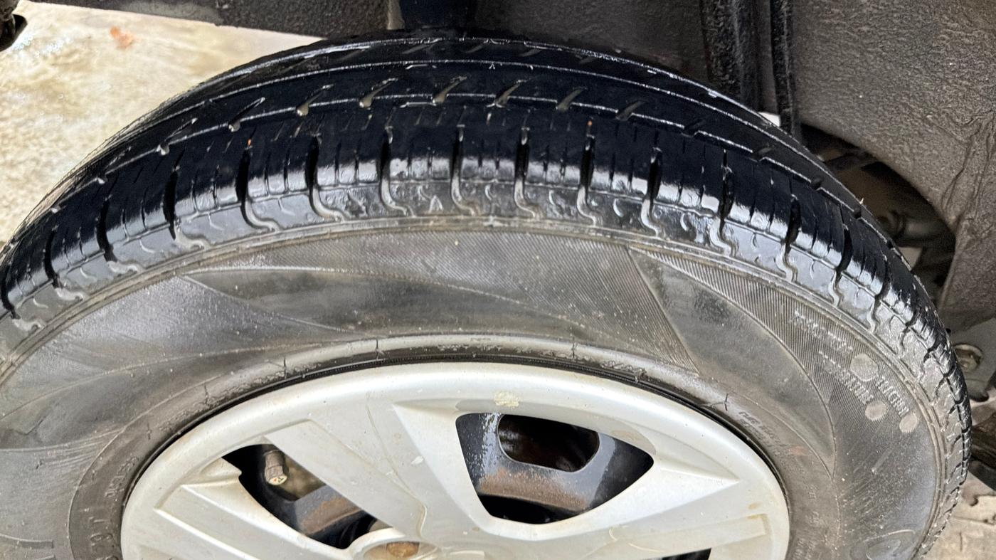 2016 Renault Kwid RXL, Petrol, Manual, 74,802 km, Right Rear Tyre Tread