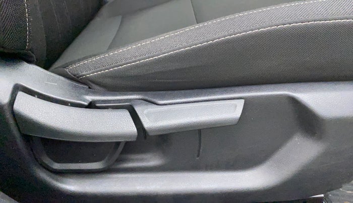 2020 Hyundai NEW I20 SPORTZ 1.2 AT, Petrol, Automatic, 11,788 km, Driver Side Adjustment Panel