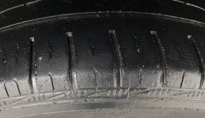 2017 Maruti Swift ZXI, Petrol, Manual, 59,813 km, Left Rear Tyre Tread