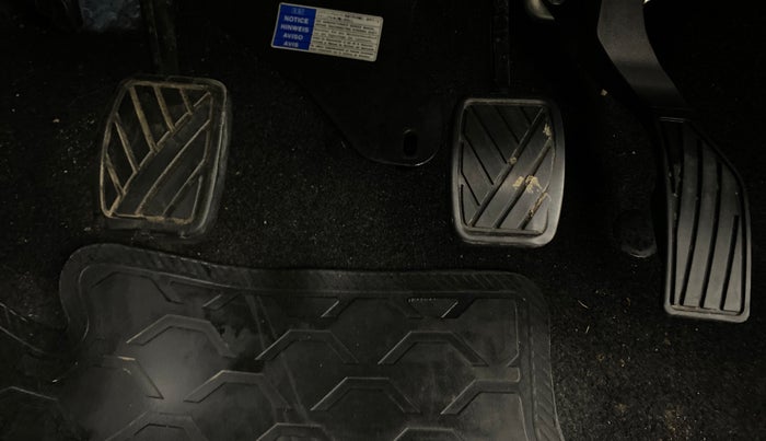 2017 Maruti Swift ZXI, Petrol, Manual, 59,813 km, Pedals