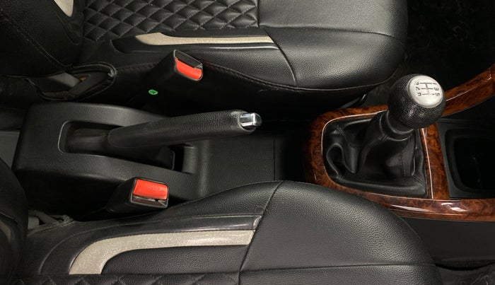 2017 Maruti Swift ZXI, Petrol, Manual, 59,813 km, Gear Lever