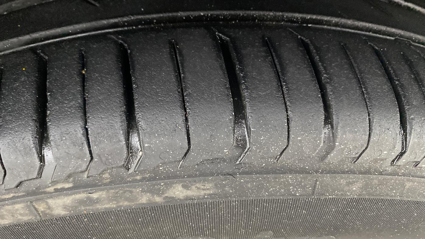 2017 Maruti Swift ZXI, Petrol, Manual, 59,396 km, Right Front Tyre Tread