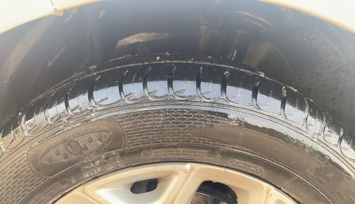 2016 Ford Ecosport TITANIUM 1.5L DIESEL, Diesel, Manual, 1,13,501 km, Left Front Tyre Tread