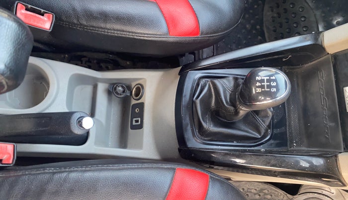 2016 Ford Ecosport TITANIUM 1.5L DIESEL, Diesel, Manual, 1,13,501 km, Gear Lever