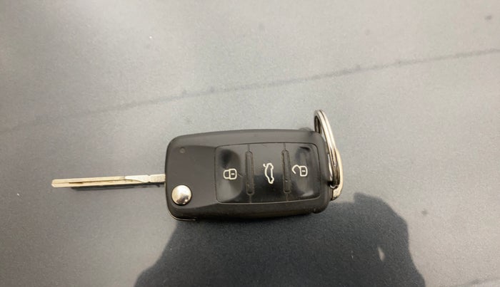 2021 Volkswagen Polo COMFORTLINE 1.0L TSI AT, Petrol, Automatic, 62,247 km, Key Close Up