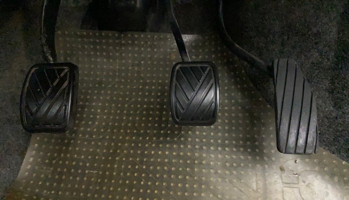 2012 Maruti Wagon R 1.0 LXI, Petrol, Manual, 32,313 km, Pedals