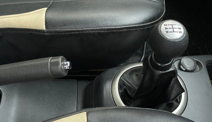 2011 Maruti Swift VXI, Petrol, Manual, 20,576 km, Gear Lever