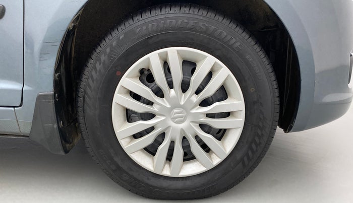 2011 Maruti Swift VXI, Petrol, Manual, 20,576 km, Right Front Wheel