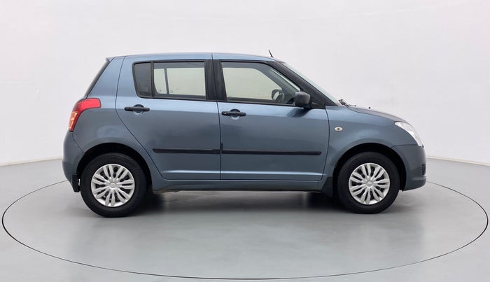 2011 Maruti Swift VXI, Petrol, Manual, 20,576 km, Right Side View