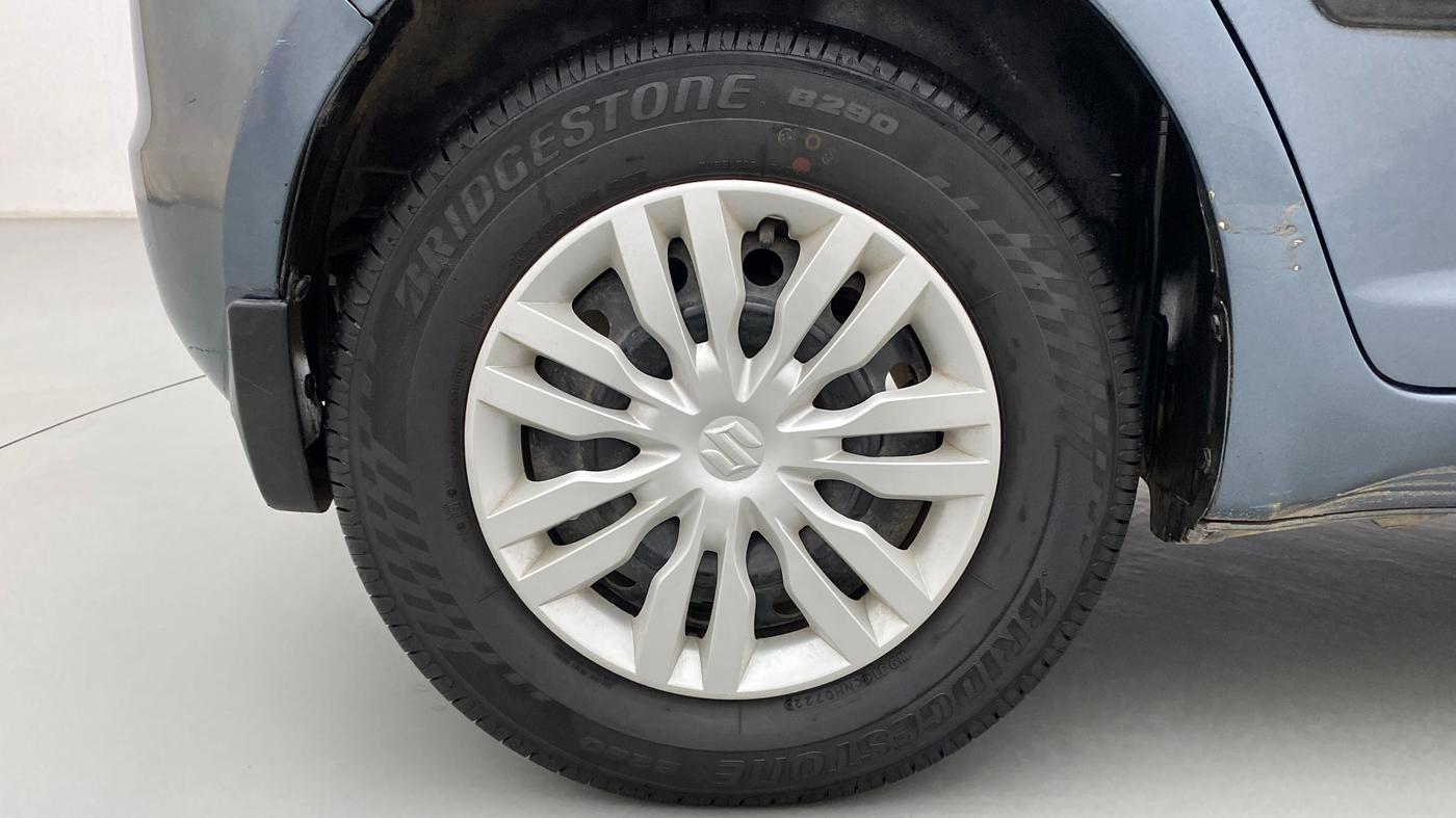 2011 Maruti Swift VXI, Petrol, Manual, 20,576 km, Right Rear Wheel