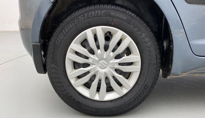 2011 Maruti Swift VXI, Petrol, Manual, 20,576 km, Right Rear Wheel