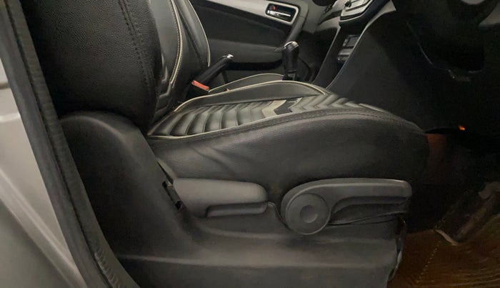 2018 Maruti Vitara Brezza ZDI, Diesel, Manual, 75,896 km, Driver Side Adjustment Panel