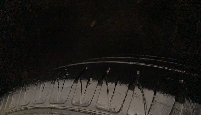 2018 Maruti Vitara Brezza ZDI, Diesel, Manual, 75,896 km, Left Rear Tyre Tread