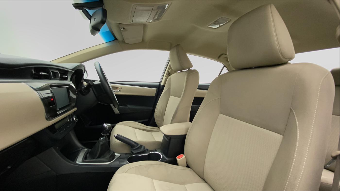 2016 Toyota Corolla Altis G, Petrol, Manual, 80,498 km, Right Side Front Door Cabin