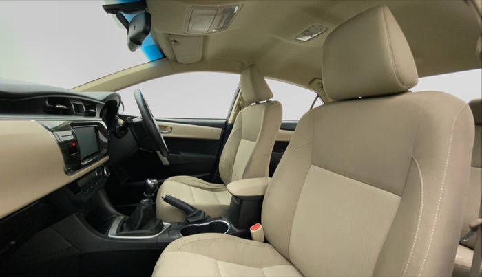 2016 Toyota Corolla Altis G, Petrol, Manual, 80,498 km, Right Side Front Door Cabin