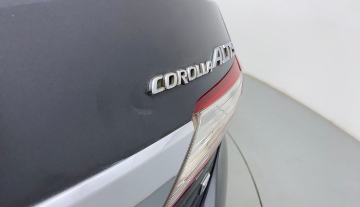 2016 Toyota Corolla Altis G, Petrol, Manual, 80,498 km, Dicky (Boot door) - Slightly dented