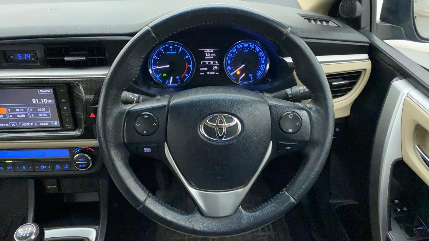 2016 Toyota Corolla Altis G, Petrol, Manual, 80,498 km, Steering Wheel Close Up